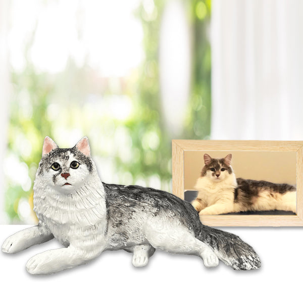 Custom cat bobblehead in a crouching pose